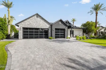 New construction Single-Family house 4702 E Calle Tuberia Dr, Phoenix, AZ 85018 - image 2