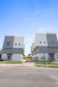 New construction Single-Family house 111 Milby St, Houston, TX 77003 - image
