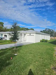 New construction Single-Family house 5207 Se Isabelita Ave, Stuart, FL 34997 - photo 0