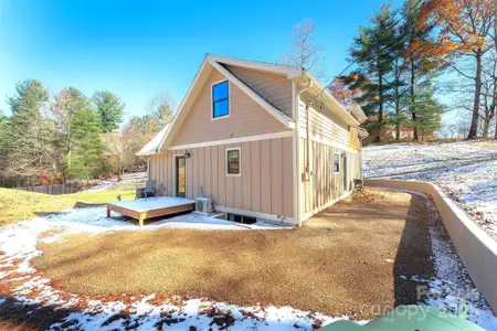 New construction Single-Family house 15 Eaglebear Dr, Asheville, NC 28806 - image