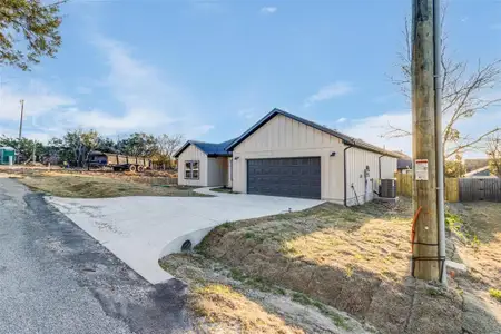 New construction Single-Family house 5716 Stonegate, Granbury, TX 76048 - image