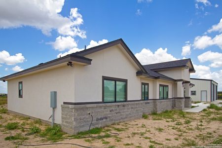 New construction Single-Family house 792 Lake Vly, La Vernia, TX 78121 - image