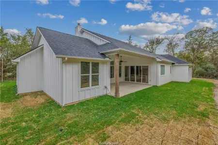 New construction Single-Family house 4334 Berkshire, Franklin, TX 77856 - image