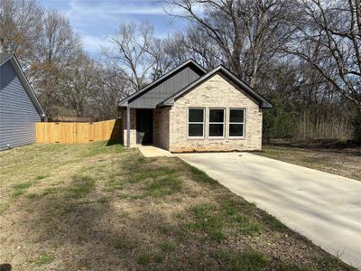 New construction Single-Family house 515 Giraud St, Mineola, TX 75773 - image