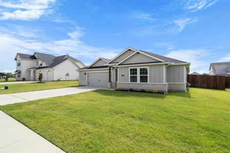 New construction Single-Family house 623 Kyle Dr, Tioga, TX 76271 - image