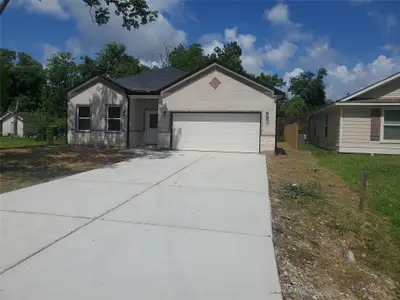 New construction Single-Family house 105 S Algeria St S, Texas City, TX 77591 - image