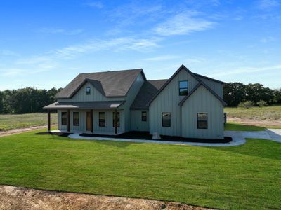 New construction Single-Family house 1056 Salvation Dr, Weatherford, TX 76088 plan Manor Farm House - image