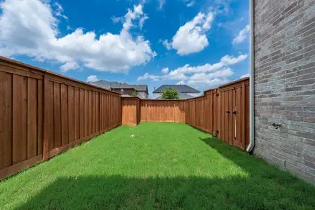 New construction Single-Family house 3386 Betony St, Frisco, TX 75033 plan Shiner - 3113F - image 3