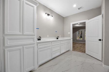 New construction Single-Family house 129 Fluorite Ct, Huntsville, TX 77340 - image 11