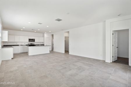 New construction Single-Family house 39965 W Venture Rd, Maricopa, AZ 85138 Palo Verde- photo 8 8