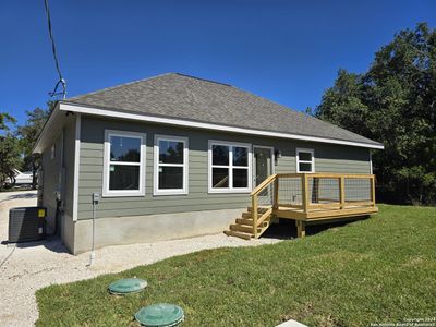 New construction Single-Family house 333 Oak Springs Drive, Canyon Lake, TX 78133 - photo 3 3