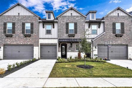 New construction Townhouse house 6523 Scarlet Pond Lane, Fulshear, TX 77441 - photo 0