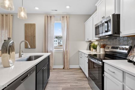 New construction Single-Family house 121 Barn Door Dr, Lillington, NC 27546 plan The Poppy - image 9