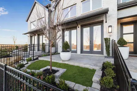 Patio/Backyard Patio/Backyard
