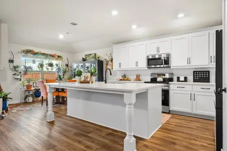 New construction Single-Family house 1406 Quail Creek Dr, Cleburne, TX 76033 plan Essex - image 6