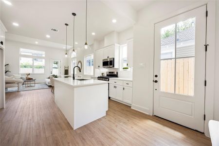 New construction Single-Family house 3107 Stonewall St, Houston, TX 77020 - image 4