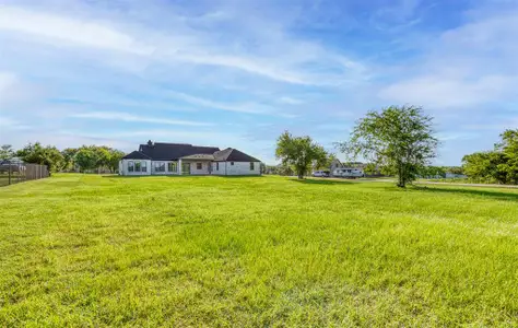 New construction Single-Family house 1376 Shadow Lakes Dr, Wills Point, TX 75169 - image 2