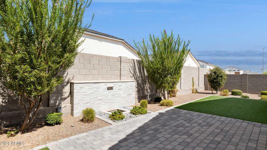 New construction Single-Family house 10470 W Harmony Ln, Peoria, AZ 85382 Bluebird- photo 1 1