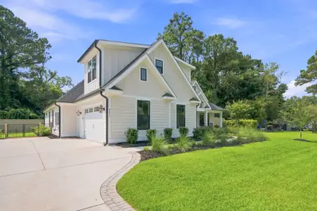 New construction Single-Family house 2211 Sally Gaillard Ln, Mount Pleasant, SC 29466 - image