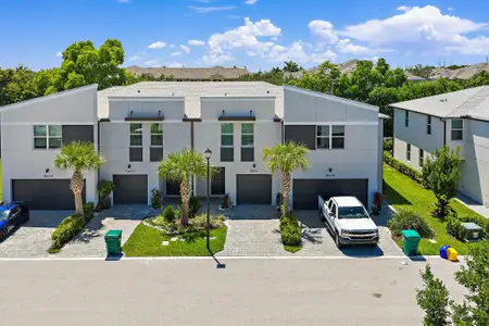 New construction Townhouse house 5611 Enclave Dr, West Palm Beach, FL 33407 - image