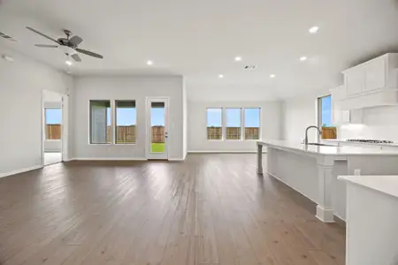 New construction Single-Family house 724 Metallic Tree Ln, Van Alstyne, TX 75495 plan Kensington - image 13