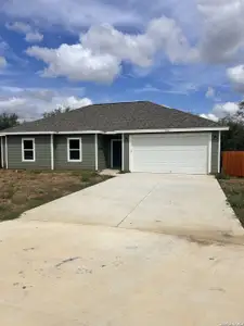 New construction Single-Family house 608 Mustang Cir, Nixon, TX 78140 - image
