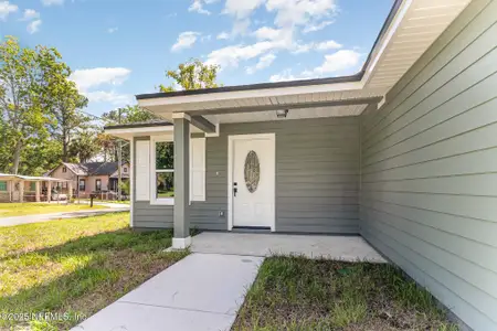 New construction Single-Family house 409 Willow Branch Ave, Jacksonville, FL 32254 null- photo 3 3