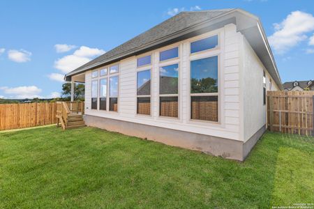 New construction Single-Family house 137 Gallant Fox Dr, Castroville, TX 78009 plan Plan 2435 - image 4