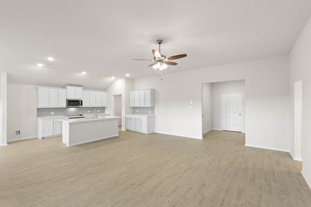 New construction Single-Family house 2613 River Bank Dr, Burleson, TX 76028 plan Cromwell II - image 15