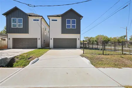 New construction Single-Family house 5921 Eastland St, Houston, TX 77028 - image