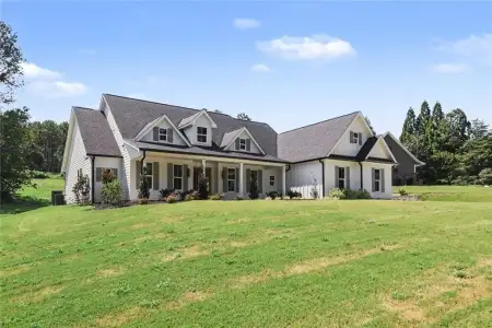 New construction Single-Family house 105 W Lake Blvd, Carrollton, GA 30116 - image