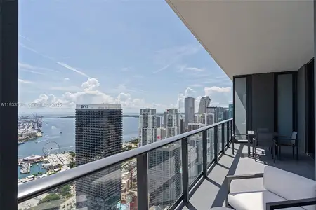 New construction Condo house 159 Ne 6Th St, Unit 5015, Miami, FL 33132 - image