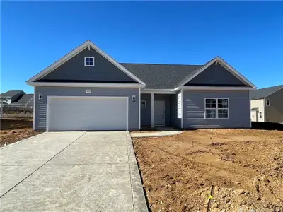 New construction Single-Family house 1727 Man O War Dr, Hope Mills, NC 28348 - image