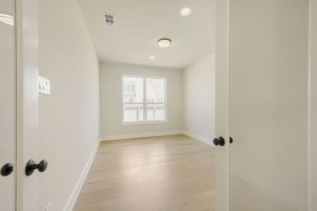 New construction Single-Family house 9912 Oak Glade Dr, Denton, TX 76207 plan 1566 - image 18