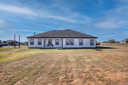 New construction Single-Family house 105 Hidden, Floresville, TX 78114 - image