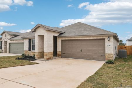 New construction Single-Family house 5707 Sendero Rnch, San Antonio, TX 78253 Hughes (841)- photo 1 1