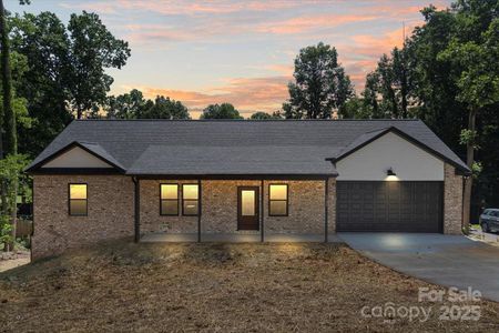 New construction Single-Family house 5526 Brookwood Ln, Hickory, NC 28602 - image