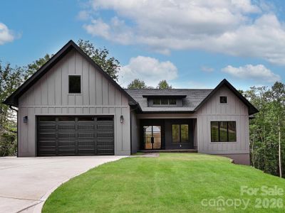 New construction Single-Family house 18 Erin Glen Ct, Fairview, NC 28730 - image