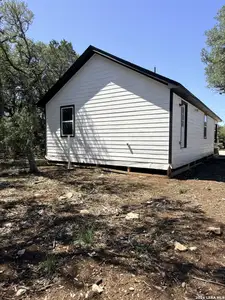 New construction Single-Family house 918 Scenic Dr, Bandera, TX 78003 - image