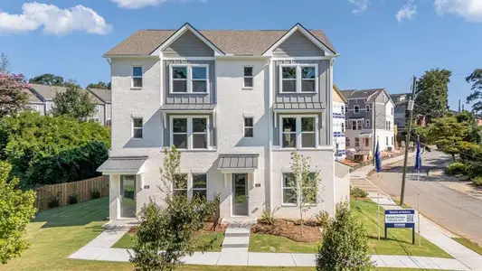 New construction Townhouse house 318 Laurel Ln, Hapeville, GA 30354 - image