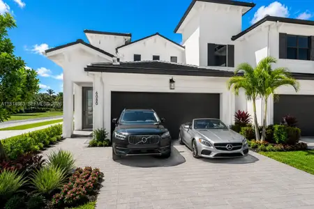 New construction Townhouse house 6092 Barbara Cir, Naples, FL 34112 - image