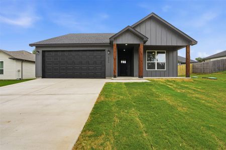 New construction Single-Family house 5423 Firewood Trl, Granbury, TX 76048 - image