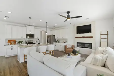New construction Townhouse house 1109 Isaiah Ct, Heath, TX 75126 plan The Lenox at Heath - image 4