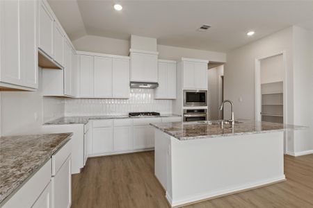 New construction Single-Family house 32022 Hoptree Ln, Waller, TX 77484 plan Premier Series - Willow - image 13