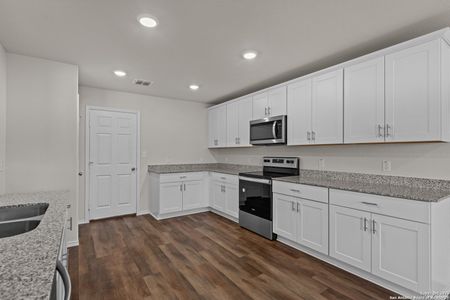 New construction Single-Family house 5168 Bay Breeze, San Antonio, TX 78245 plan Springfield - image 4