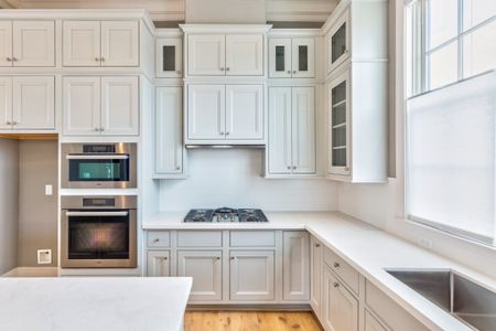 New construction Townhouse house 3824 Berkman Dr, Austin, TX 78723 - image 9