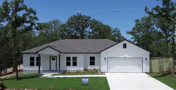 New construction Single-Family house 128 Heleakala Dr, Bastrop, TX 78602 - image