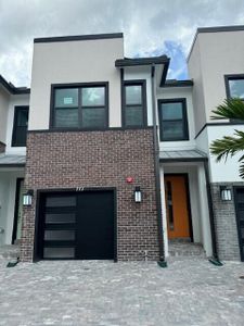 New construction Townhouse house 772 Nw 82Nd Terrace, Unit 38-08, Plantation, FL 33324 - photo 0