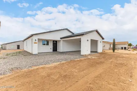 New construction Single-Family house 200 Gompers Cir, Morristown, AZ 85342 - image