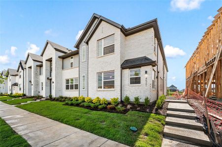 New construction Townhouse house 4521 Lamplights Dr, Celina, TX 75078 Berwyn Modern- photo 0